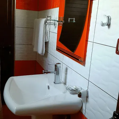 Ramis & Outdoor Sports Center 酒店 Përmet