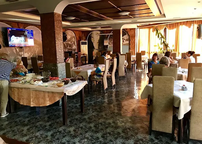 Hotel Ramis & Outdoor Sports Center Përmet